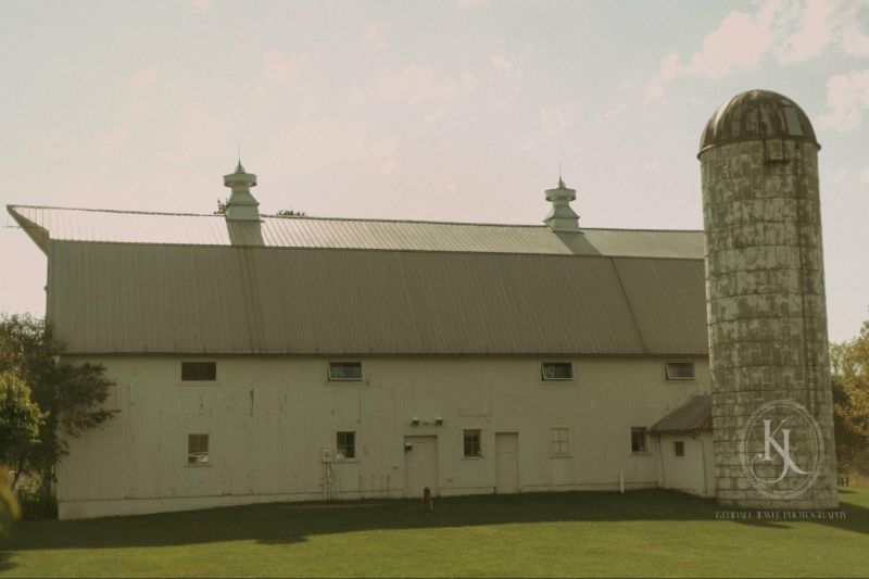 barn image
